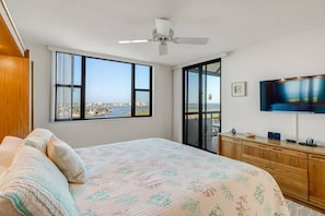 Condo (18120 San Carlos Blvd PH5) | Exterior