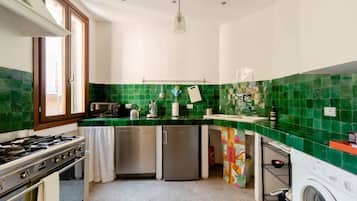 Microwave, stovetop
