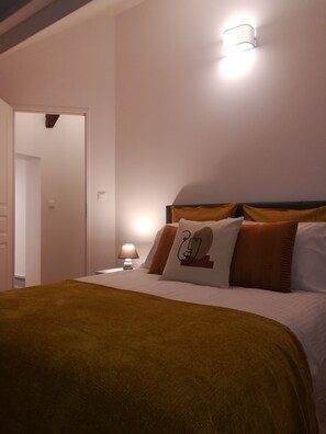 2 makuuhuonetta, silitysrauta/-lauta, vauvan matkasänky, ilmainen Wi-Fi