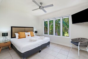 2 bedrooms, iron/ironing board, free WiFi, bed sheets