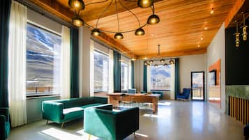 Sala de estar en el lobby