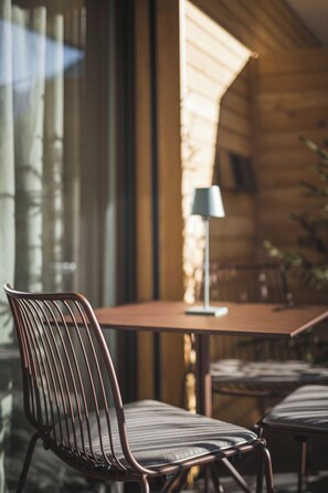 Dining - Apartment 'Nature Hütte' with Mountain View, Terrace & Wi-Fi (Luttach)