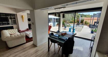 Air-conditioned villa 6 people
