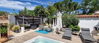 Air-conditioned villa 6 people