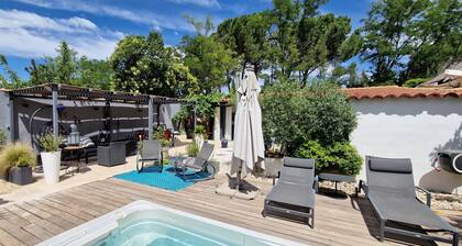 Air-conditioned villa 6 people
