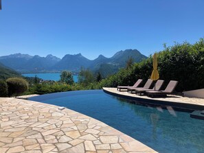 Outdoor pool, an infinity pool
