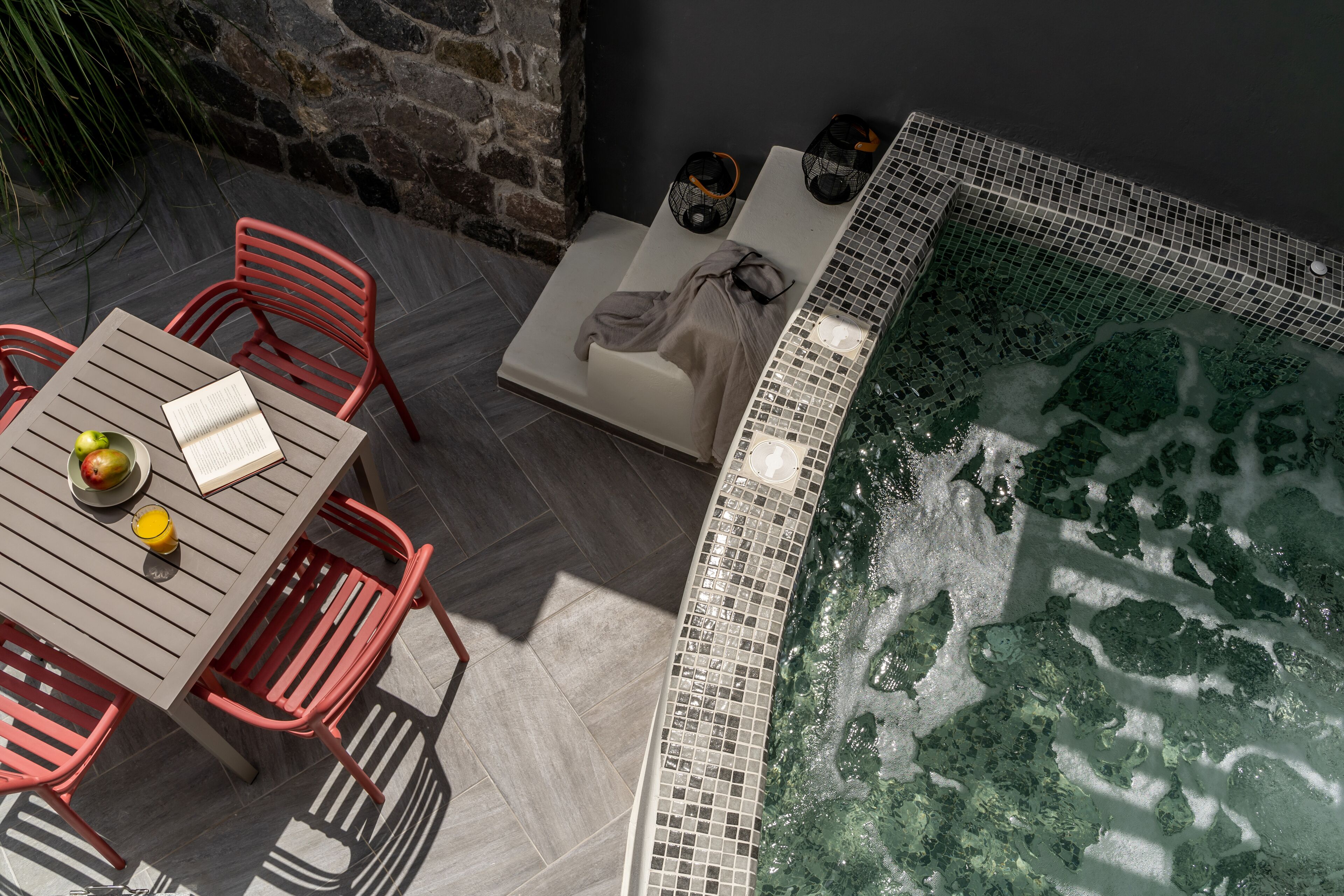 Luxury Apartment | 2 bedrooms, minibar, individually decorated, individually furnished