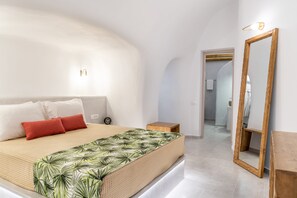 Luxury Apartment | 2 bedrooms, minibar, individually decorated, individually furnished - Wine and Yard Caves (Santorini)