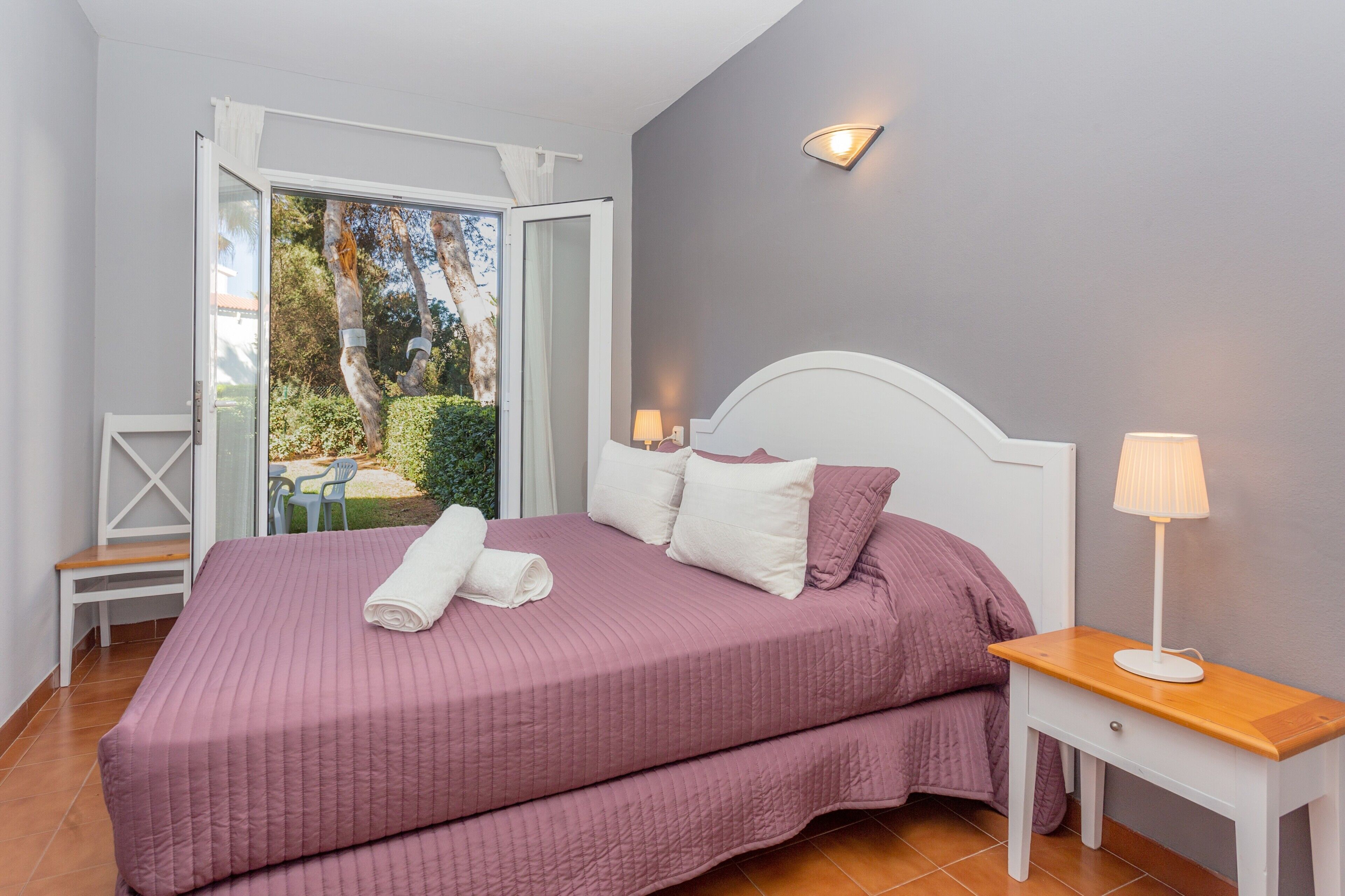 2 dormitorios, tabla de planchar con plancha, wifi gratis y ropa de cama