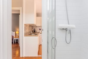 Een douche, een haardroger