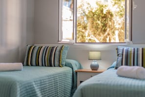 2 slaapkamers, een strijkplank/strijkijzer, gratis wifi, beddengoed
