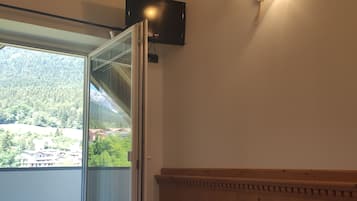 Single Room | In-room safe, free WiFi, bed sheets