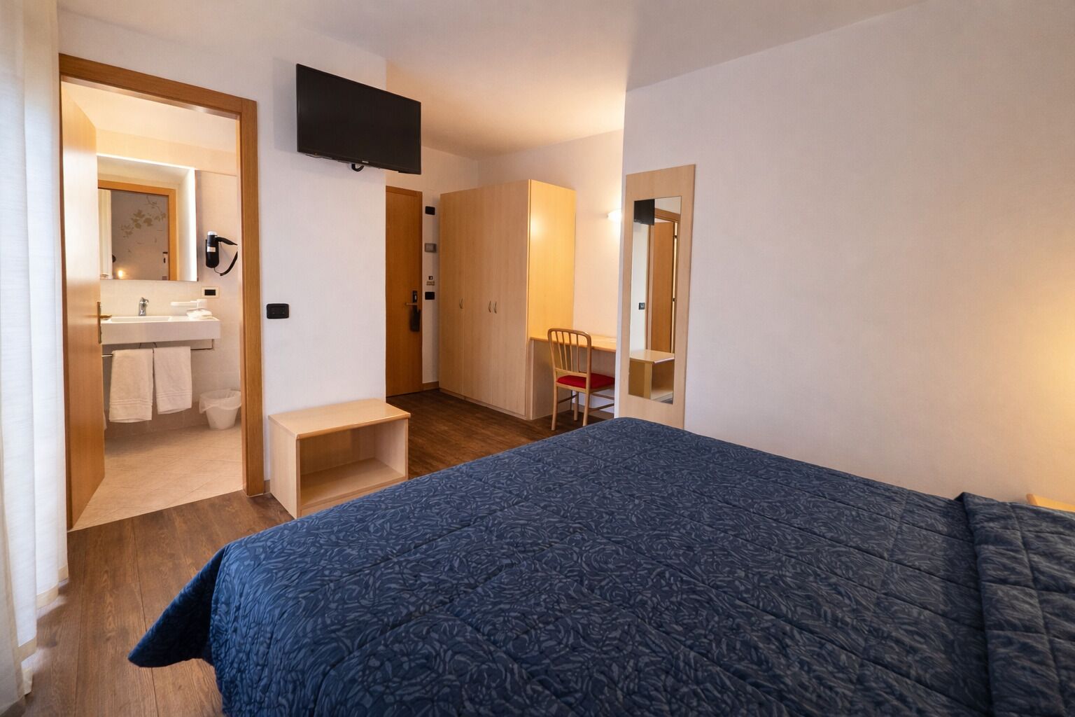 Economy Room | In-room safe, free WiFi, bed sheets