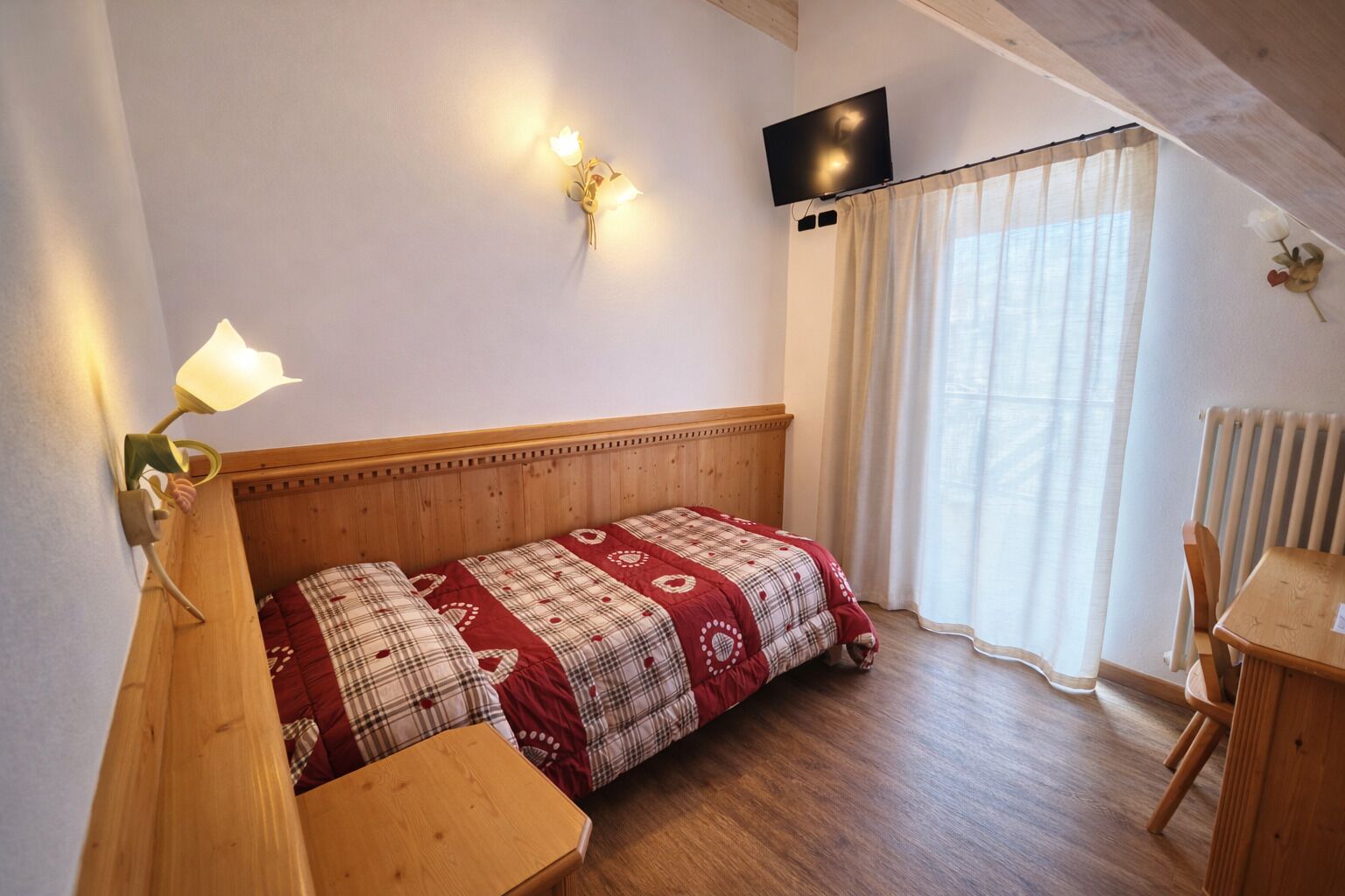 Standard Room | In-room safe, free WiFi, bed sheets