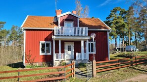 Exterior - House 200m from the water (Figeholm)