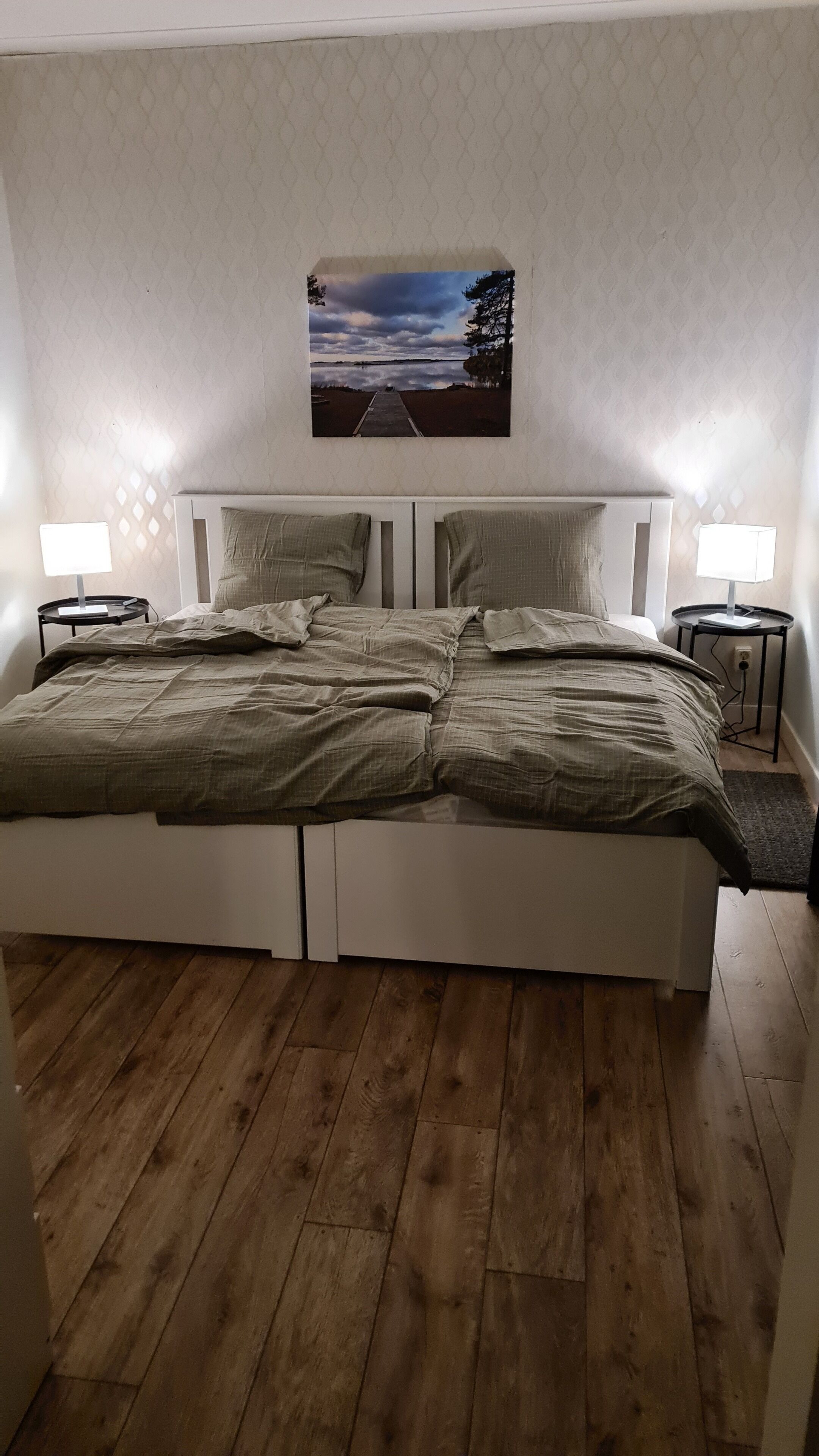 3 bedrooms, desk, iron/ironing board, free WiFi