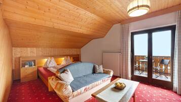 1 bedroom, desk, free WiFi, bed sheets
