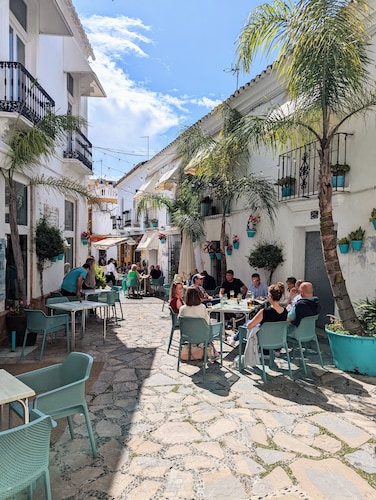 Best location! Charming, fresh and private.