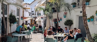 Best location! Charming, fresh and private.