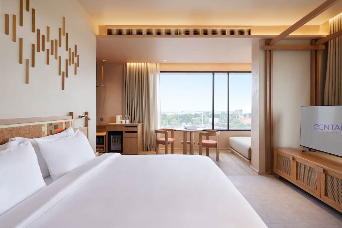 Deluxe Room, 1 King Bed (Premium)