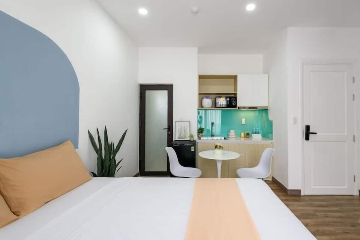 1 bedroom, desk, free WiFi, bed sheets