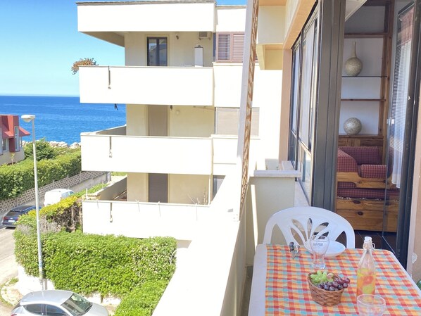 Outdoor dining - Aurelio House (Gallipoli) (Gallipoli)