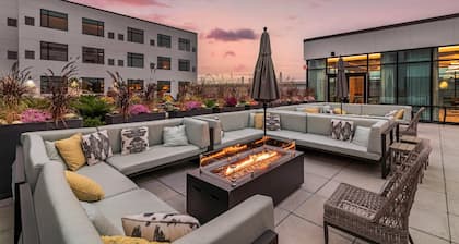 Cambria Hotel Portland Downtown-Old Port