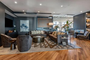 Lobby - Cambria Hotel Portland Downtown-Old Port (Portland)