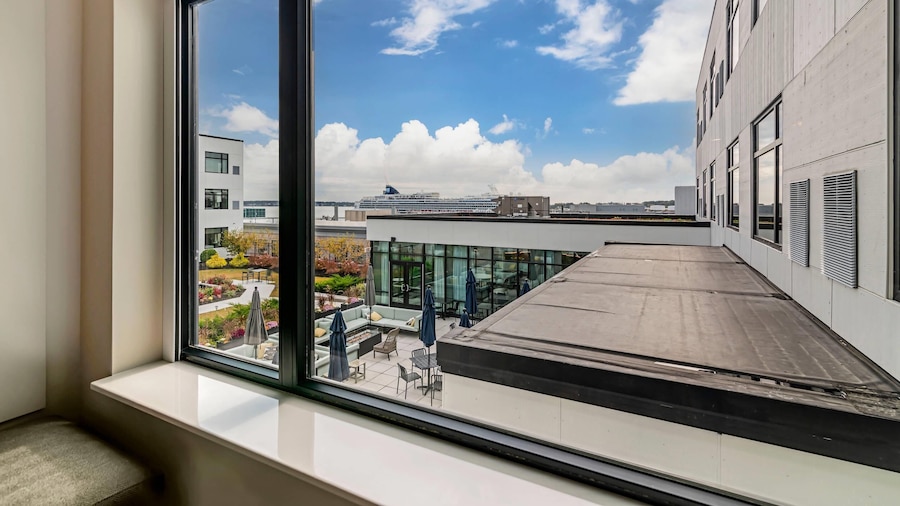 Cambria Hotel Portland Downtown-Old Port