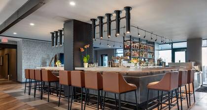 Cambria Hotel Portland Downtown-Old Port
