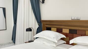 Junior Studio Suite | Desk, laptop workspace, free WiFi, bed sheets