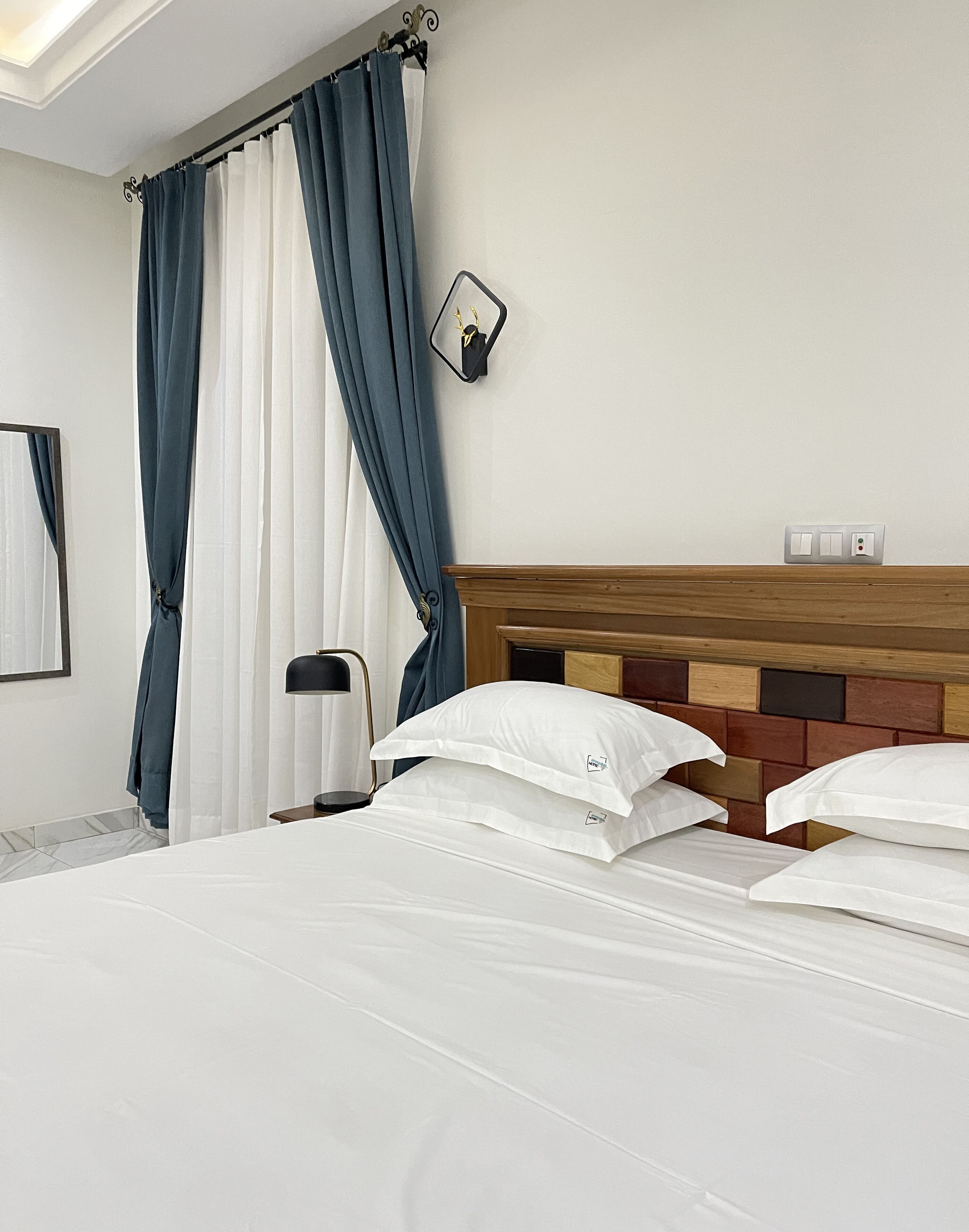Desk, laptop workspace, free WiFi, bed sheets