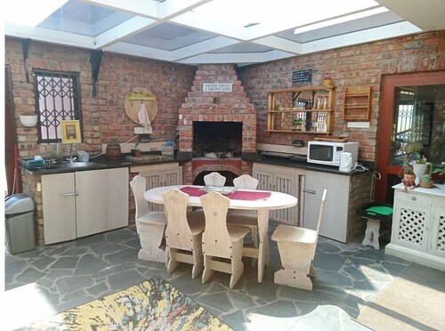 3 bedroom with indoor braai - On the Beach