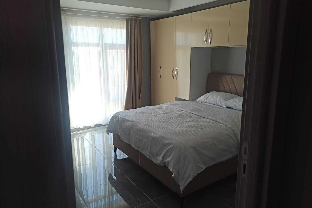 Family Suite | 1 bedroom, desk, laptop workspace, iron/ironing board