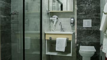 Family Suite | Bathroom | Slippers