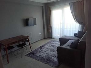 Family Suite | Desk, laptop workspace, iron/ironing board, free WiFi - Hilar Otel (Ergani)