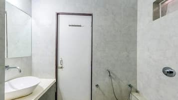 Habitació familiar | Bany | Dutxa i tovalloles