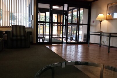 Norwood Inn & Suites Indianapolis