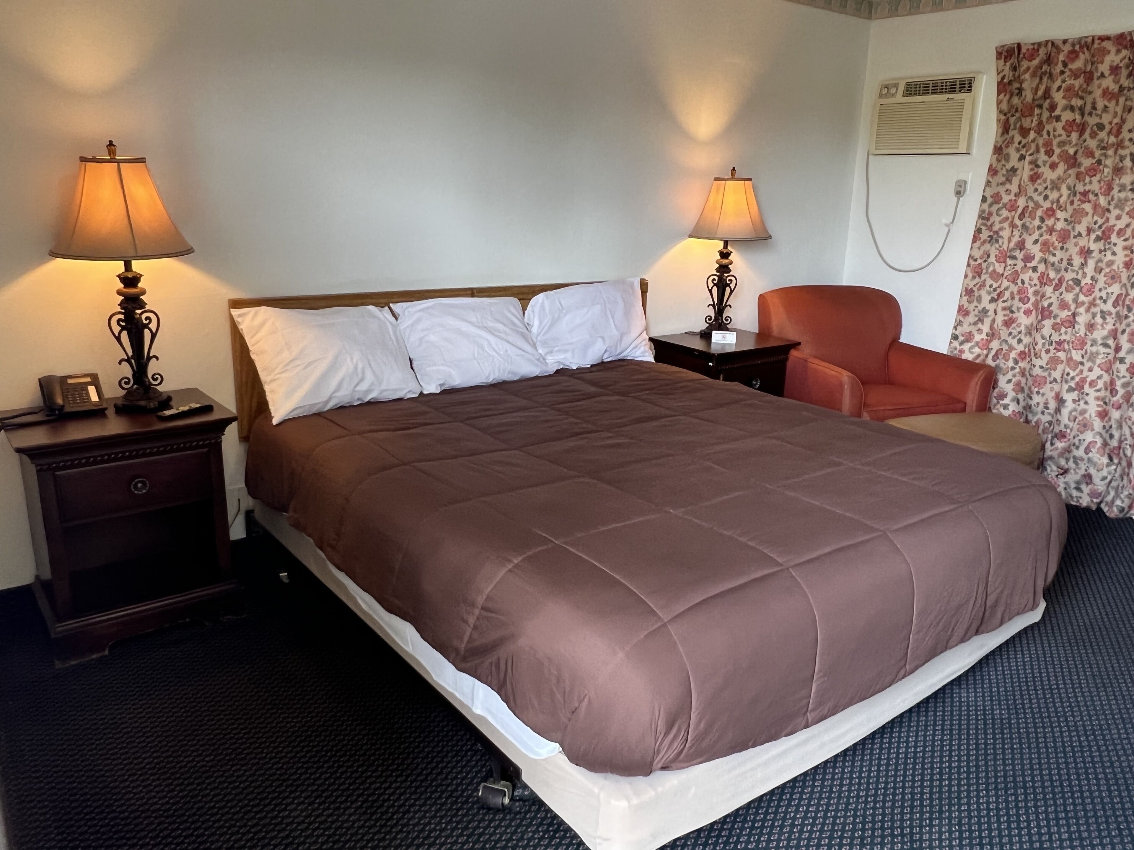 Chambre Simple | Bureau, espace de travail pour ordinateur portable, Wi-Fi gratuit