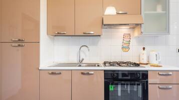 Kühlschrank, Ofen, Herdplatte