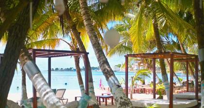 Hotel on the beach facing the sea, 2 people, with breakfast.