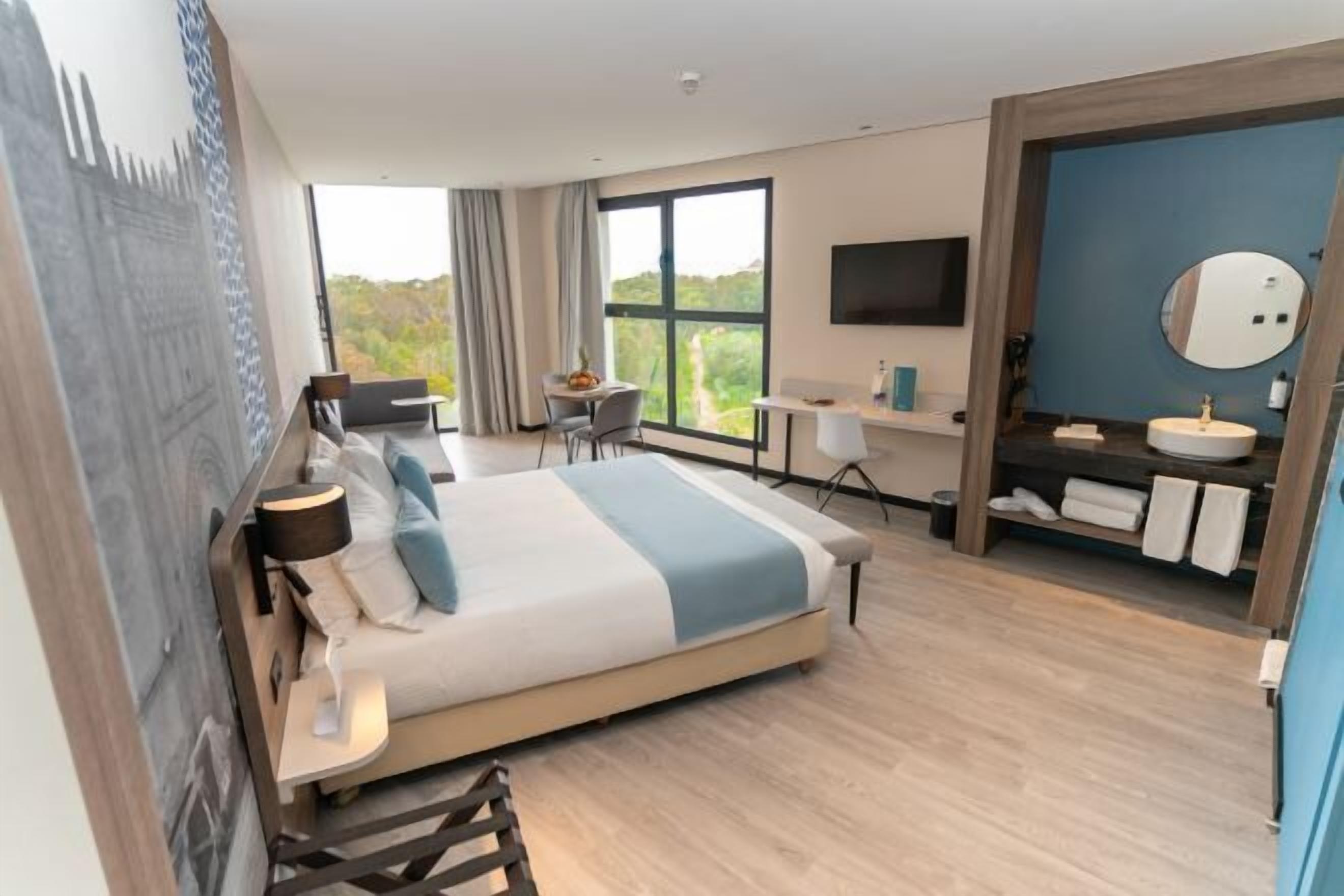 Premium bedding, minibar, desk, laptop workspace