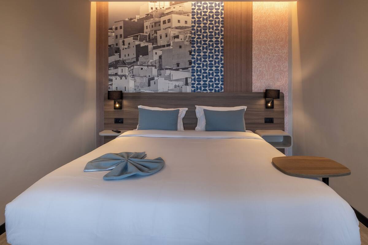 Premium bedding, minibar, desk, laptop workspace