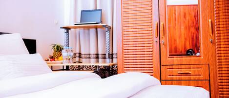 10 chambres, coffres-forts dans les chambres, bureau, Wi-Fi gratuit