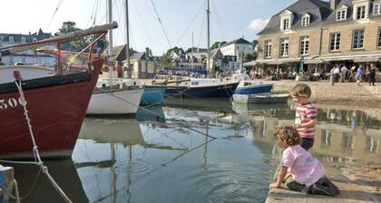 Coup de Coeur-Trés bel Appartement avec Terrasse sur le PORT de ST Goustan-Auray