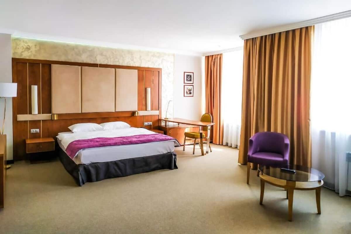 Luxury-Doppelzimmer | Bettwäsche aus ägyptischer Baumwolle, hochwertige Bettwaren, Minibar