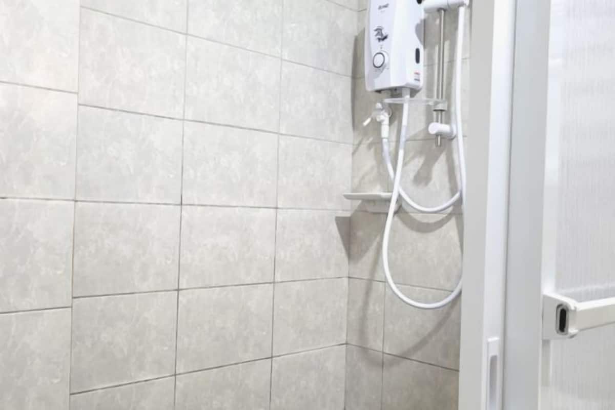 Dusche, Bidet, Handtücher