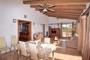 Interior - Calderitx 253 fantastic finca with private pool, children's playground, barbecue and terrace (Ariany)