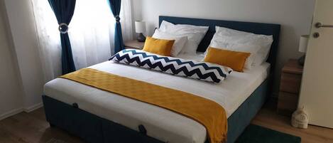 1 bedroom, desk, iron/ironing board, free WiFi