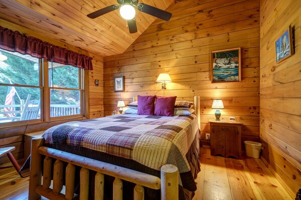 The Bobcat Cabin | Individually decorated, individually furnished, free WiFi